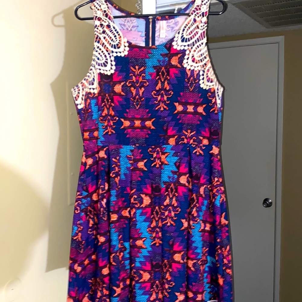 Target brand, XL, can be worn at all occasions and has only been worn once.